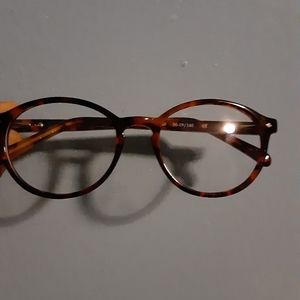 Tortoise eyeglasses